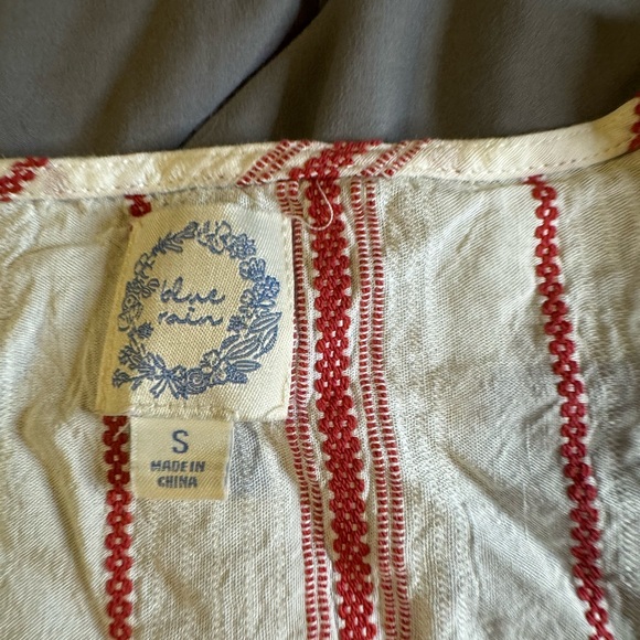 🔮 3/$15 Red and White Blouse - Picture 3 of 3